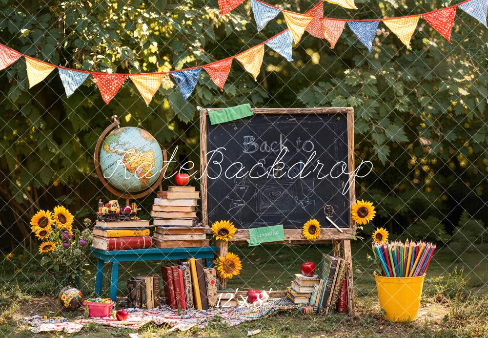Kate Zurück Zur Schule Tafel Bücher Draußen Fleece Hintergrund Entworfen von Emetselch - Kate Backdrop.de