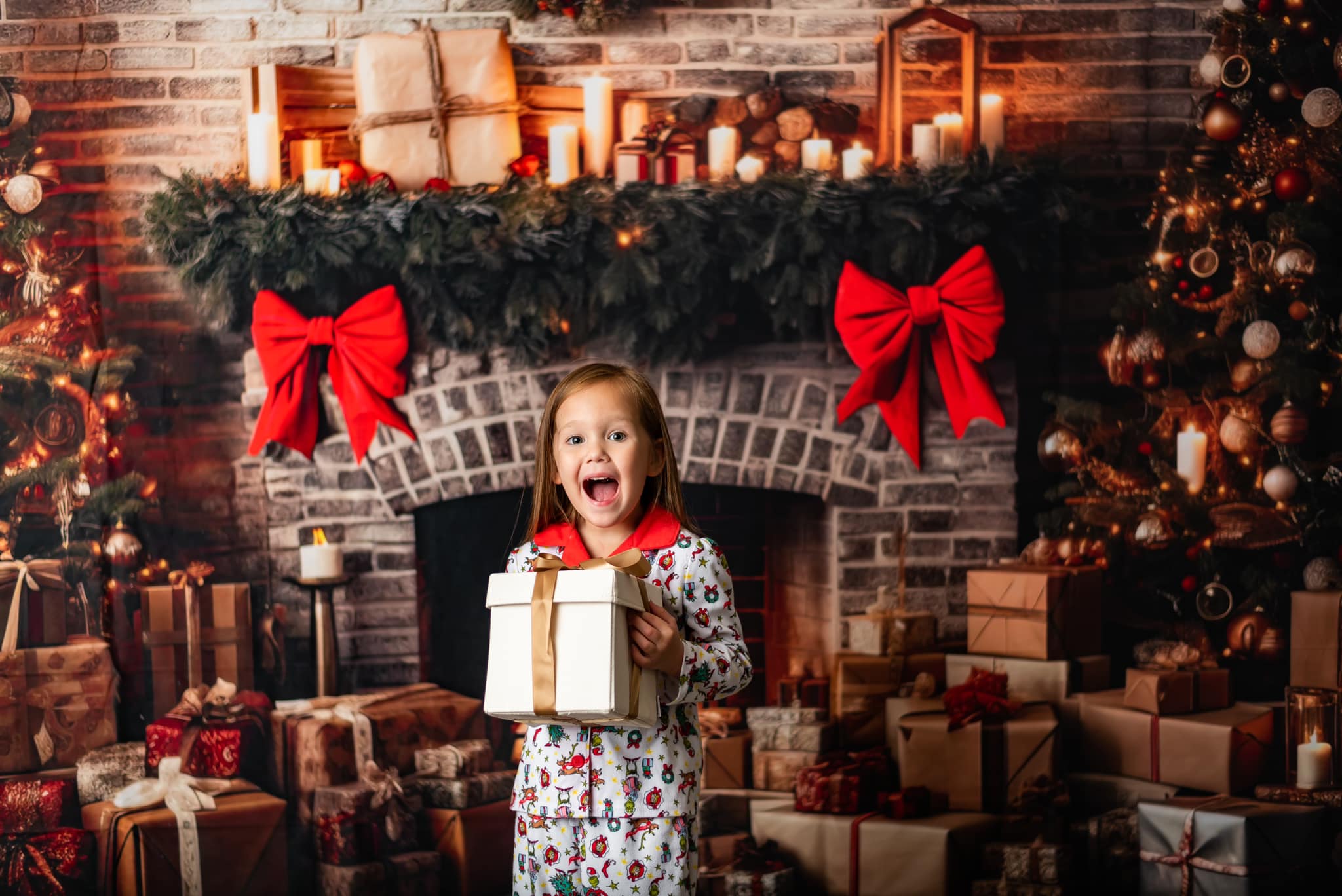 Kate Weihnachten Rustikale Backstein Kamin und Bäume Winter Hintergrund von Mini MakeBelieve