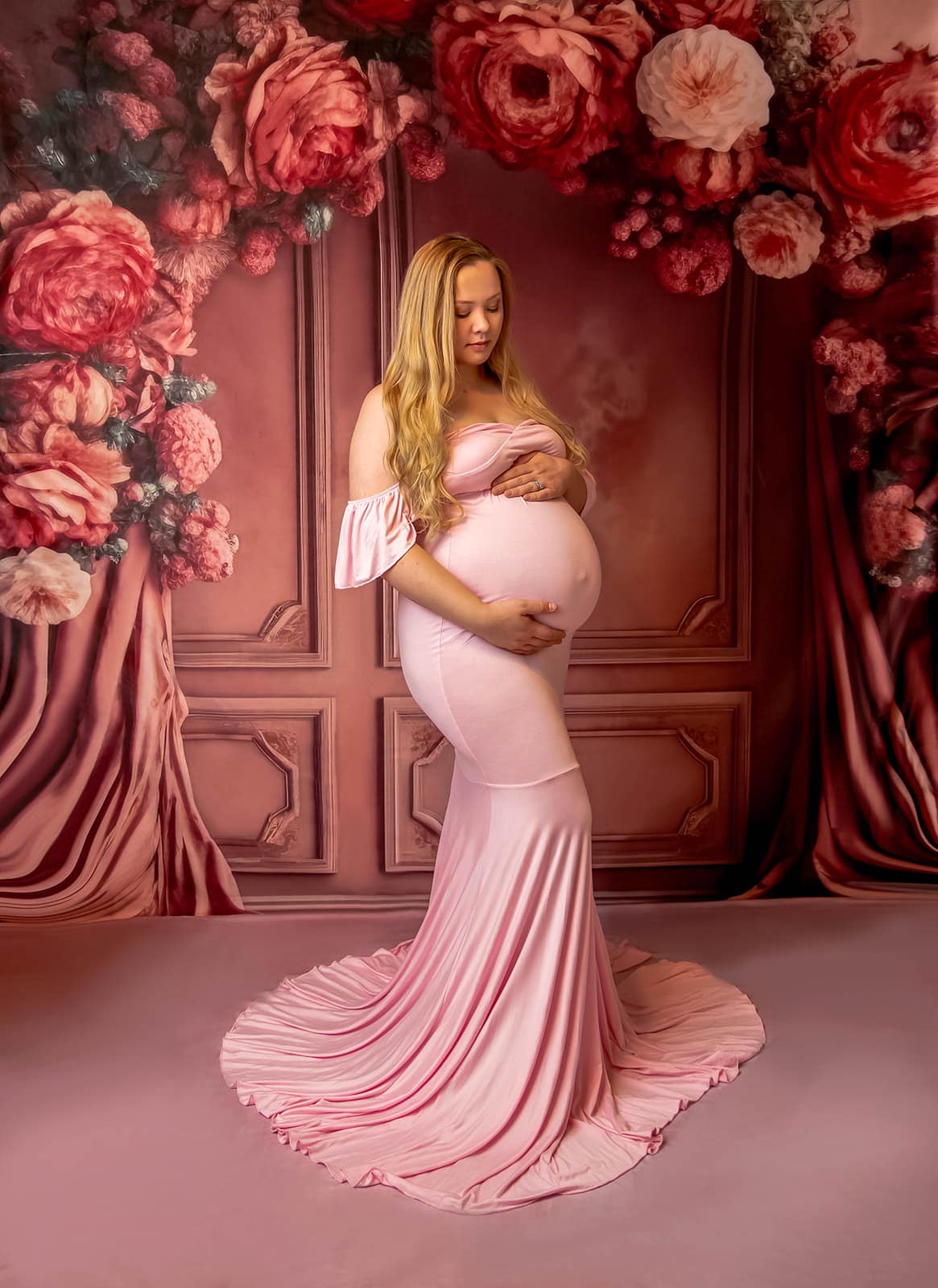 Kate Rosa Blumenbogen Wandhintergrund+Rosa Fischgrätengummi Bodenmatte von Mandy Ringe Photography - Kate Backdrop.de