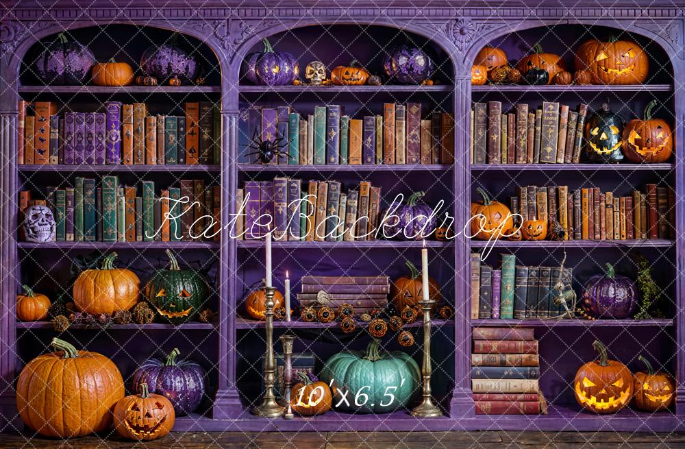 Kate Halloween Bücher Regal Kürbisse Lila Hintergrund Entworfen von Emetselch - Kate Backdrop.de