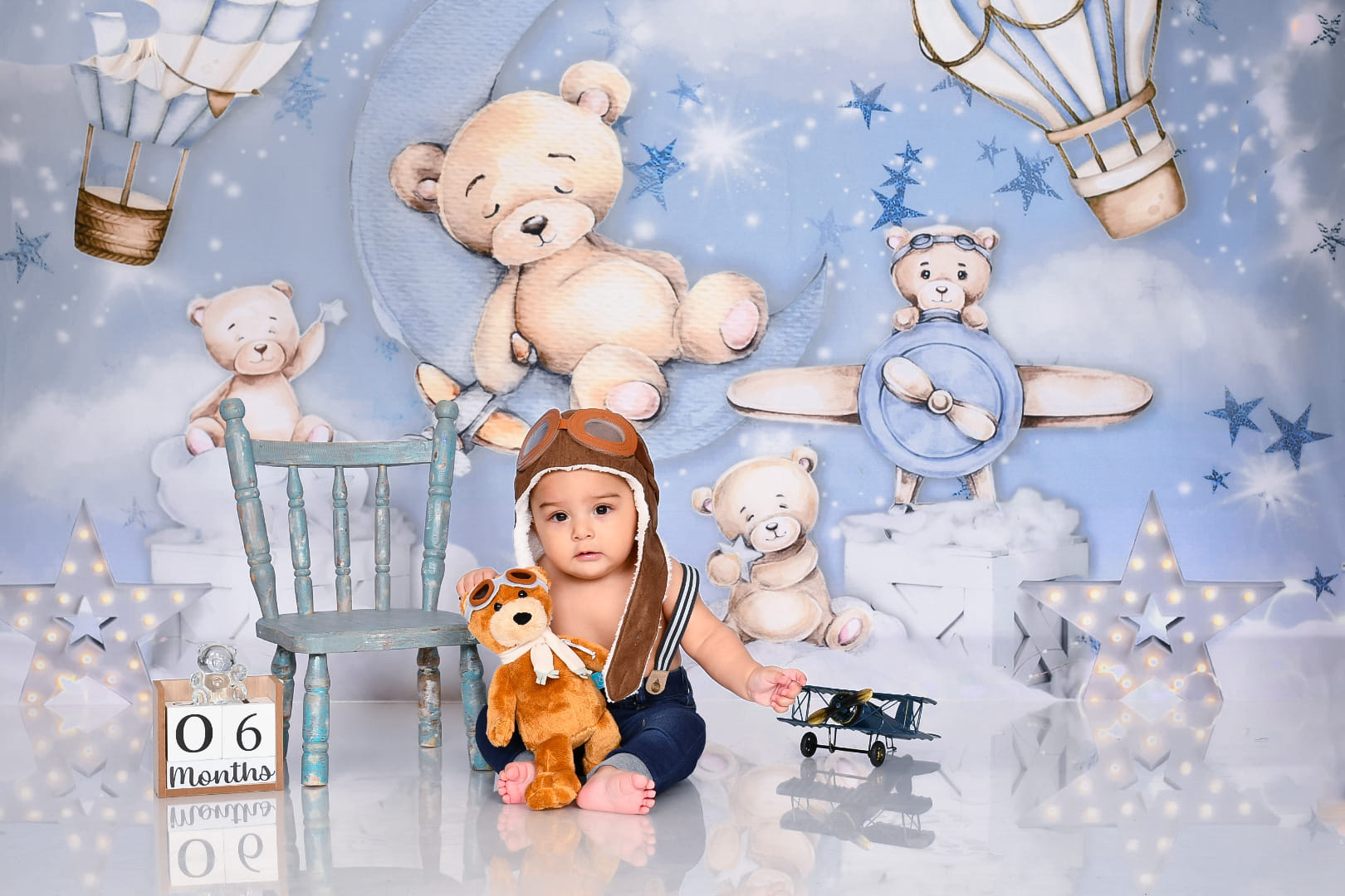 Kate Bär Heißer Ballon Blauer Hintergrund von Ashley Paul - Kate Backdrop.de