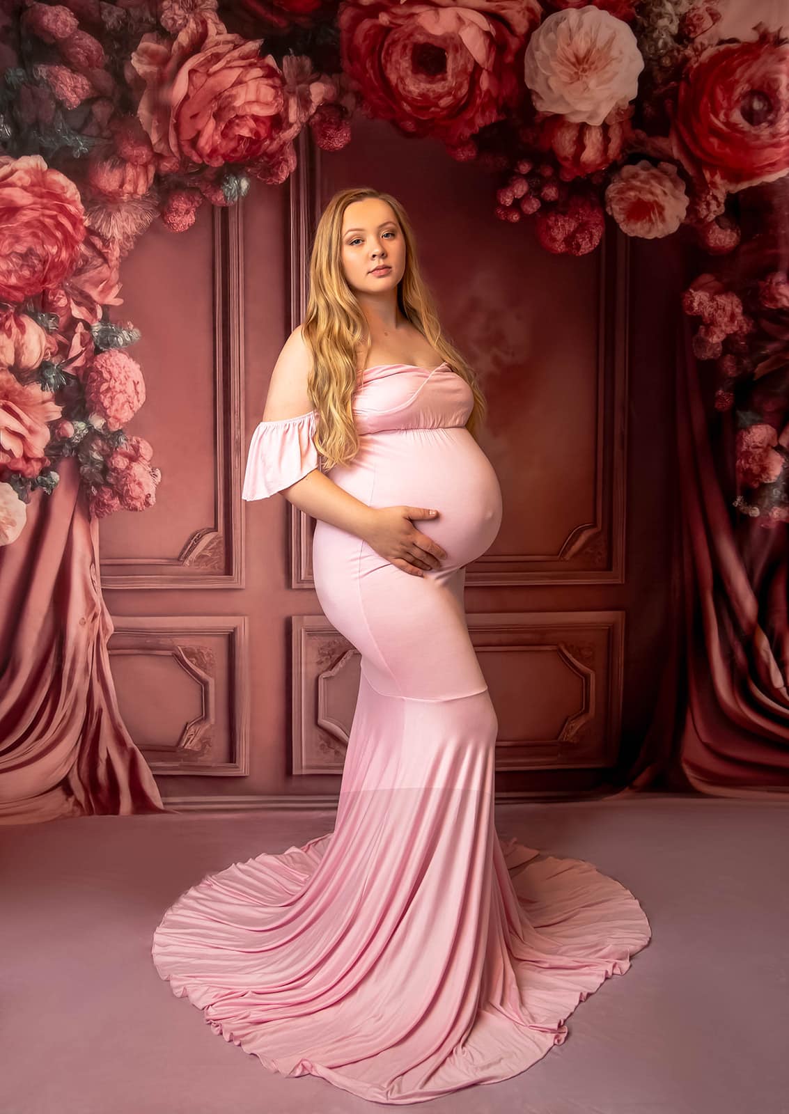 Kate Rosa Blumenbogen Wandhintergrund+Rosa Fischgrätengummi Bodenmatte von Mandy Ringe Photography - Kate Backdrop.de