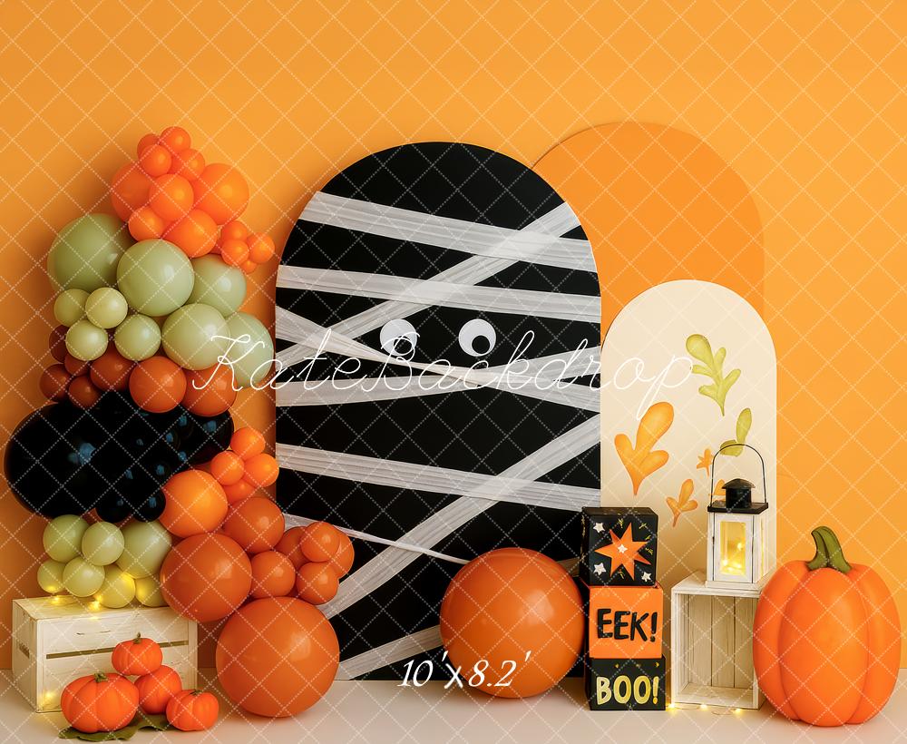 Kate Halloween Mumie Kürbis Ballons Orange Hintergrund Entworfen von Patty Roberts - Kate Backdrop.de