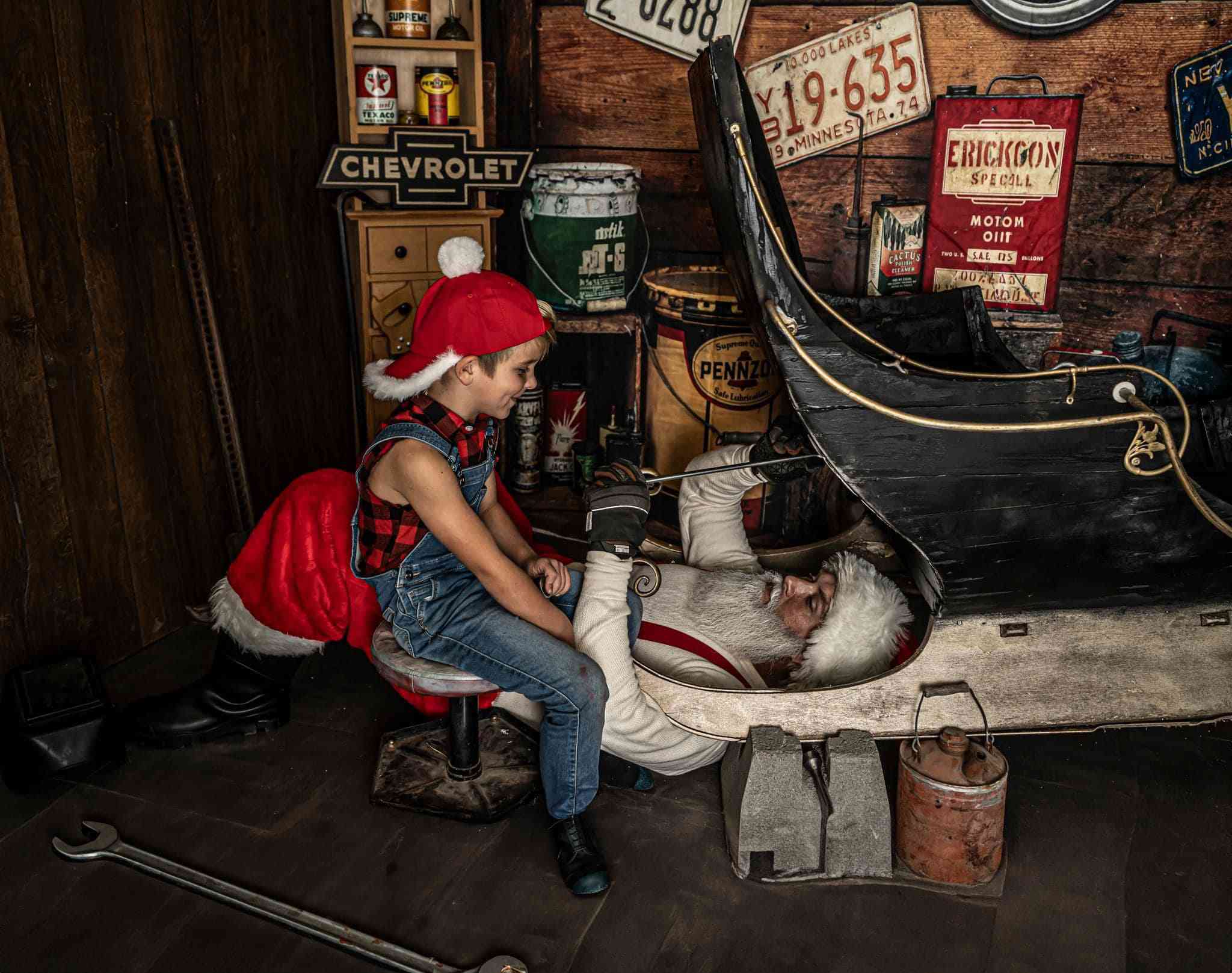 Kate Garage Jungen / Vatertag Hintergrund von Arica Kirby - Kate Backdrop.de