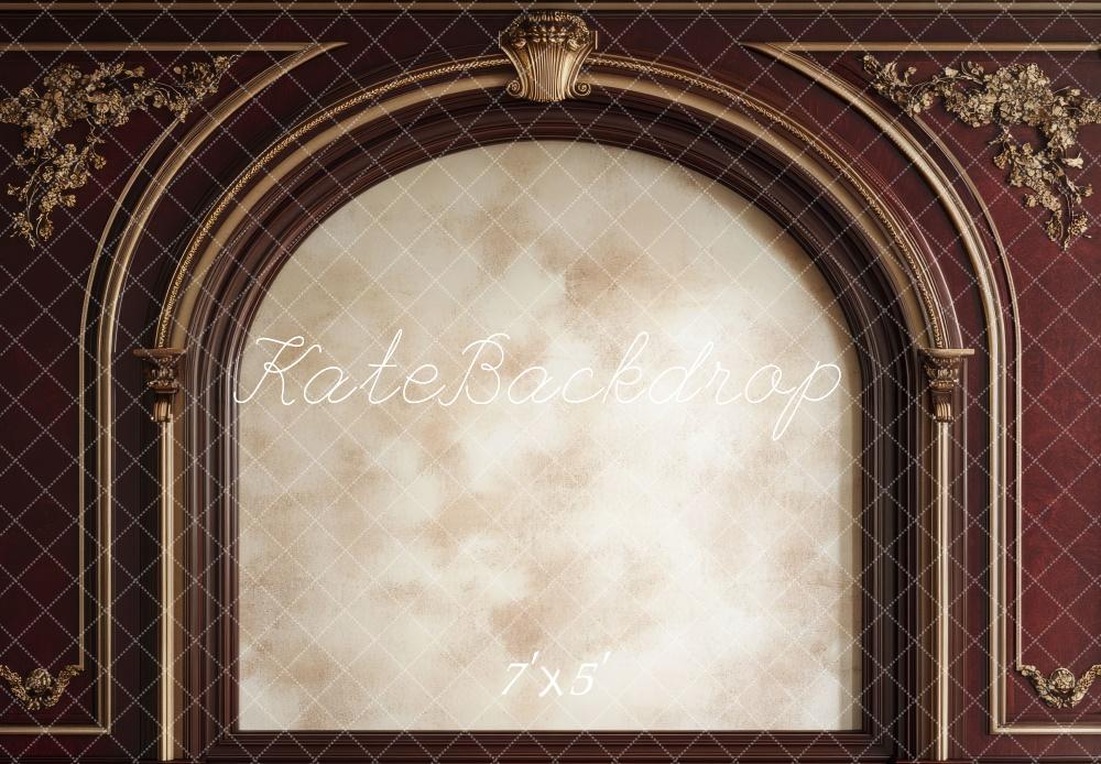 Kate Vintage Bogen Goldverzierung Rot Hintergrund Entworfen von Mini MakeBelieve