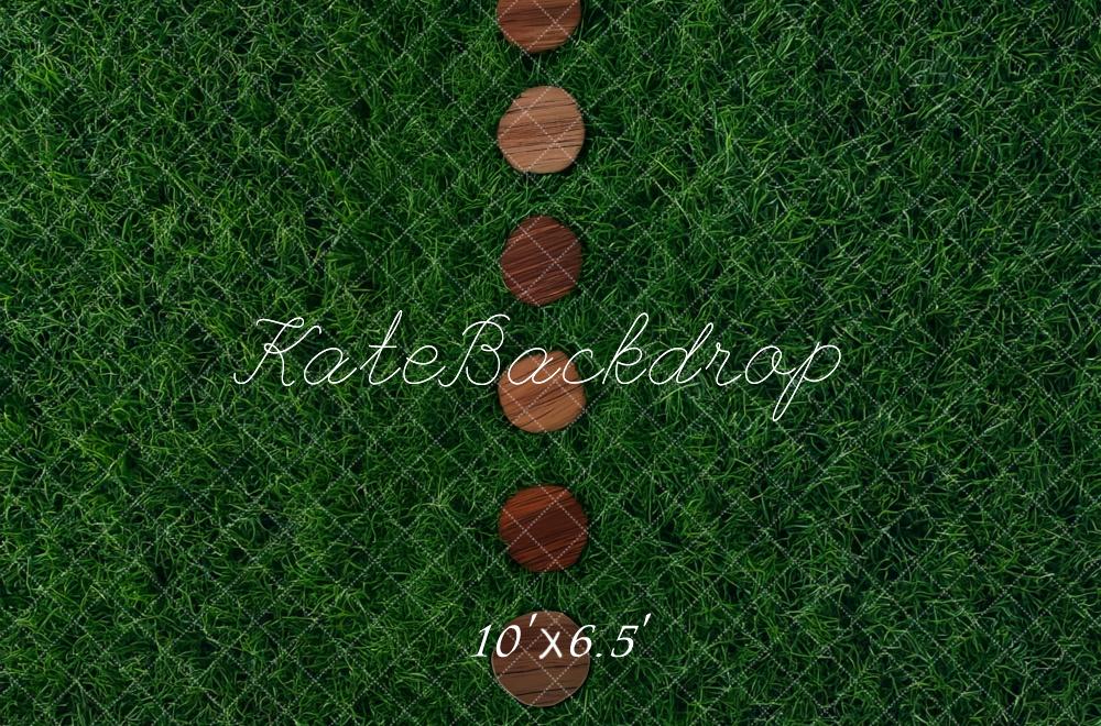 Kate Grün Gras Holzscheiben Hintergrund Entworfen von Mini MakeBelieve