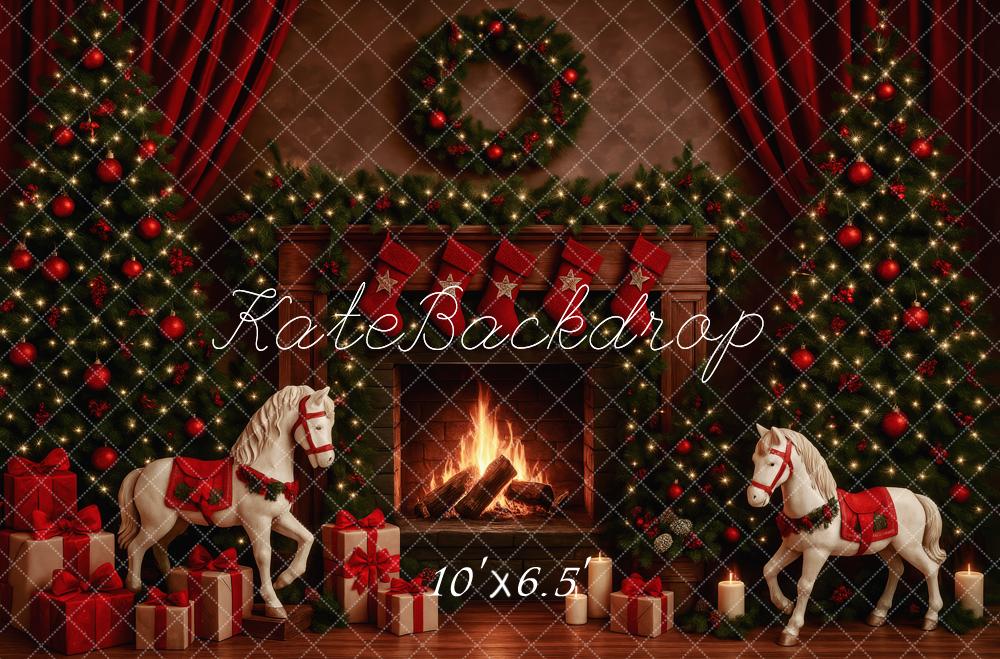 Kate Weihnachten Kamin Schaukelpferd Rot Hintergrund Entworfen von Patty Roberts - Kate Backdrop.de