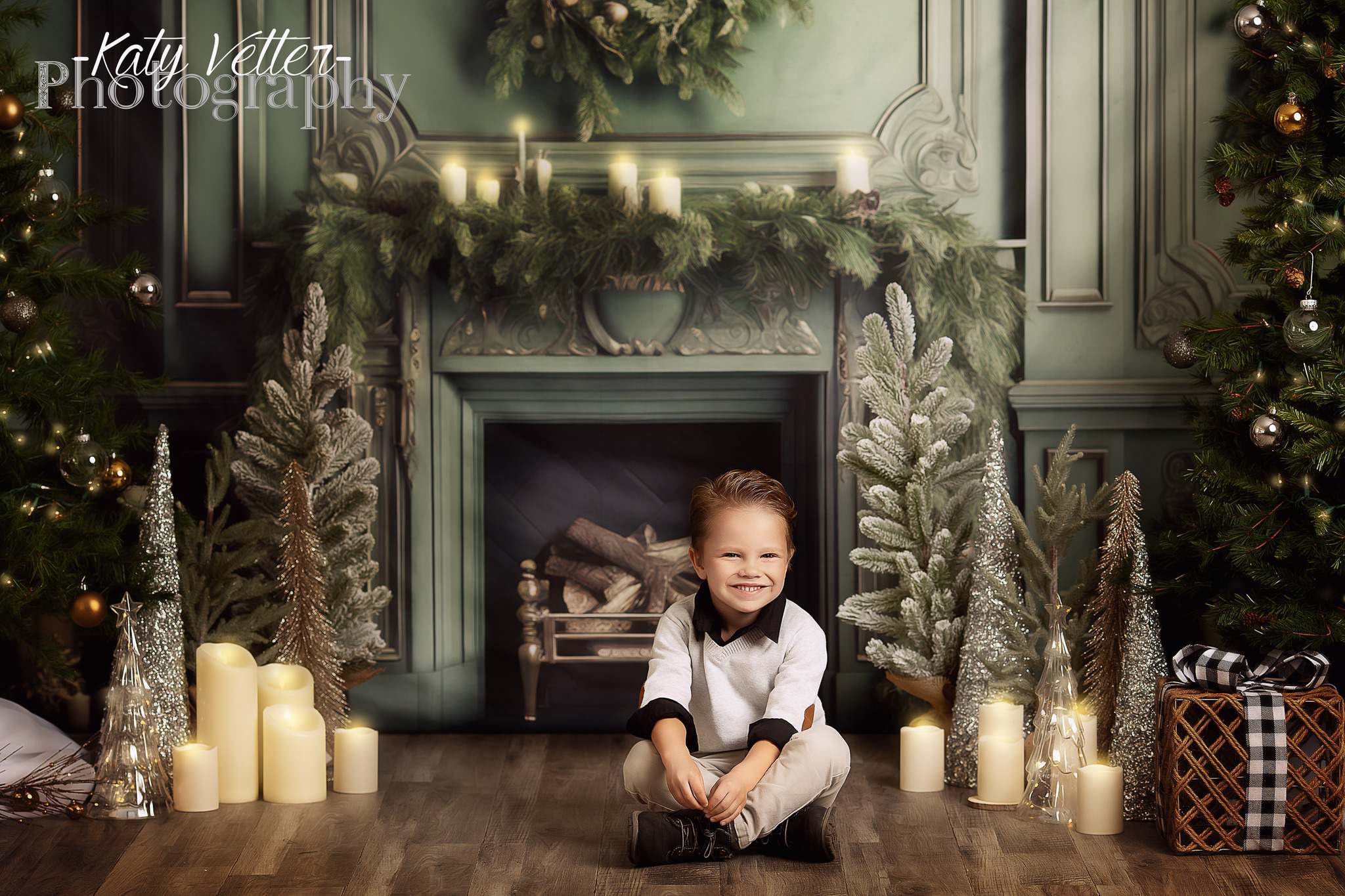 Kate Eleganter Kamin mit Weihnachten begrüntem Hintergrund von Mandy Ringe Fotograf - Kate Backdrop.de