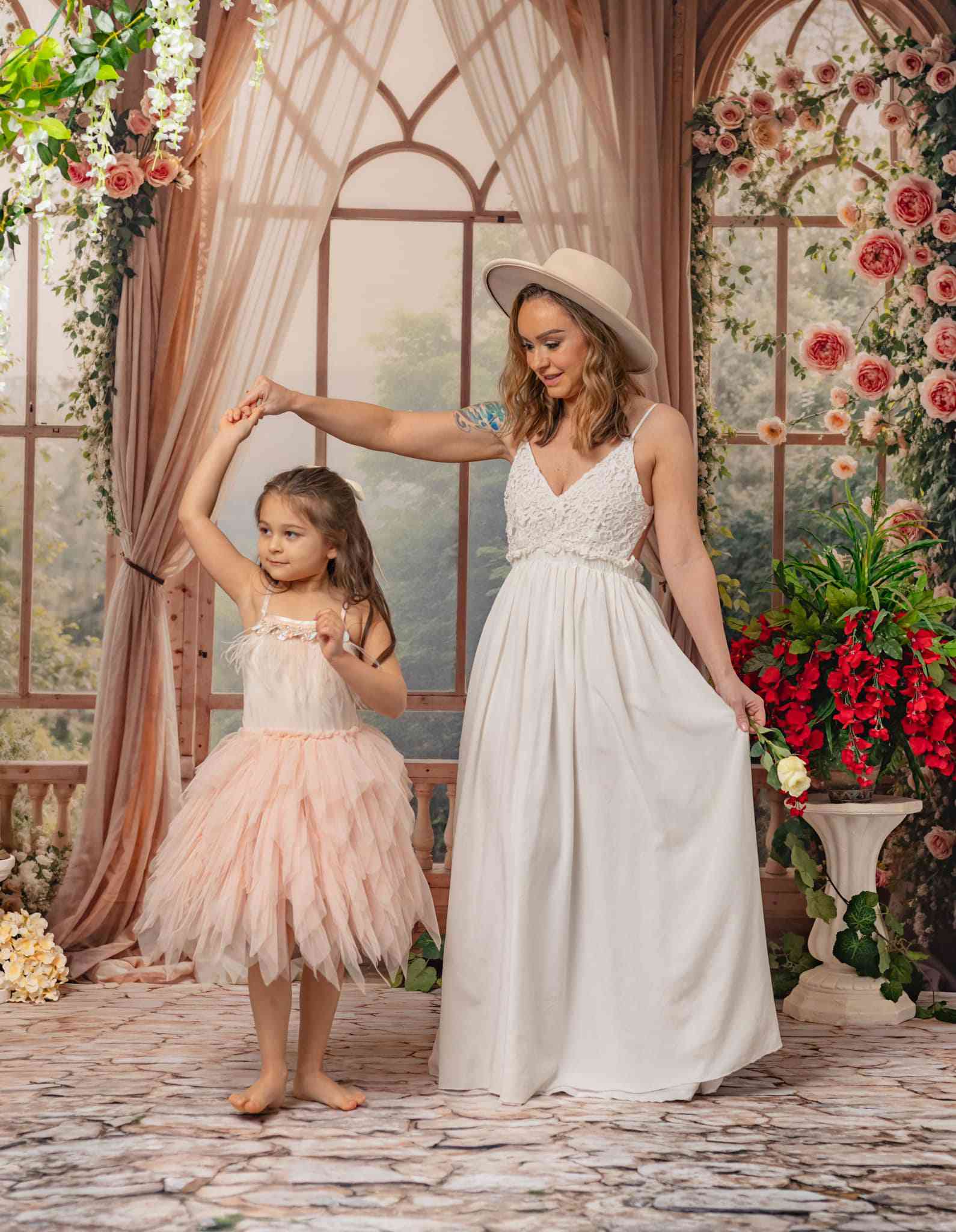 Kate Frühling Rosa Blumen Fenster Zimmer Hintergrund von Emetselch - Kate Backdrop.de