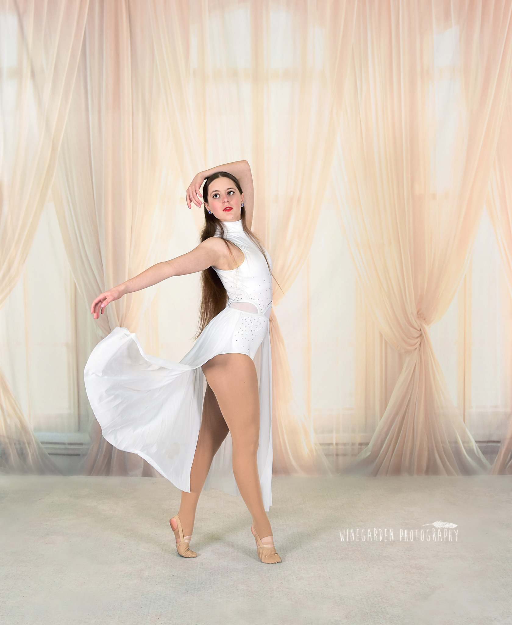 Kate Weiße Vorhänge Fenster Zimmer Hintergrund Entworfen von Emetselch - Kate Backdrop.de