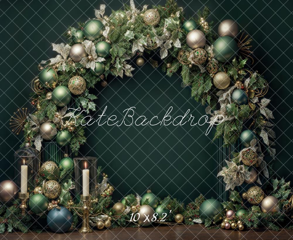 Kate Weihnachten Bogen Kugeln Grün Hintergrund Entworfen von Emetselch