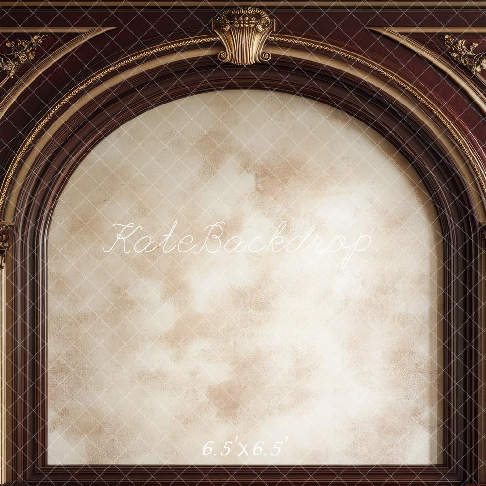 Kate Vintage Bogen Goldverzierung Rot Hintergrund Entworfen von Mini MakeBelieve