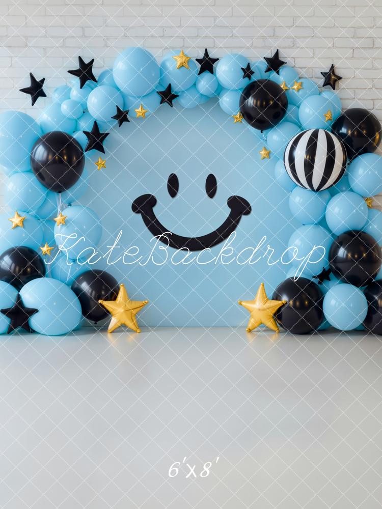 Kate Geburtstag Smiley Ballonbogen Blau Hintergrund Entworfen von Emetselch