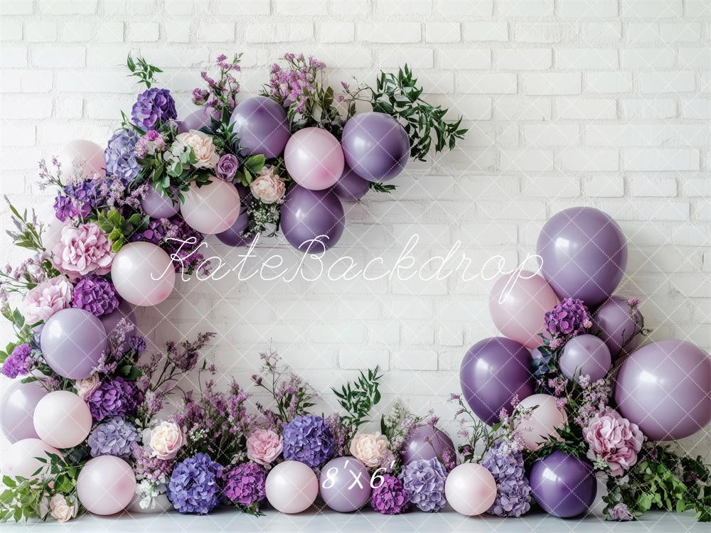 Kate Geburtstag Ballonbogen Blumen Weiß Ziegel Hintergrund Entworfen von Patty Roberts