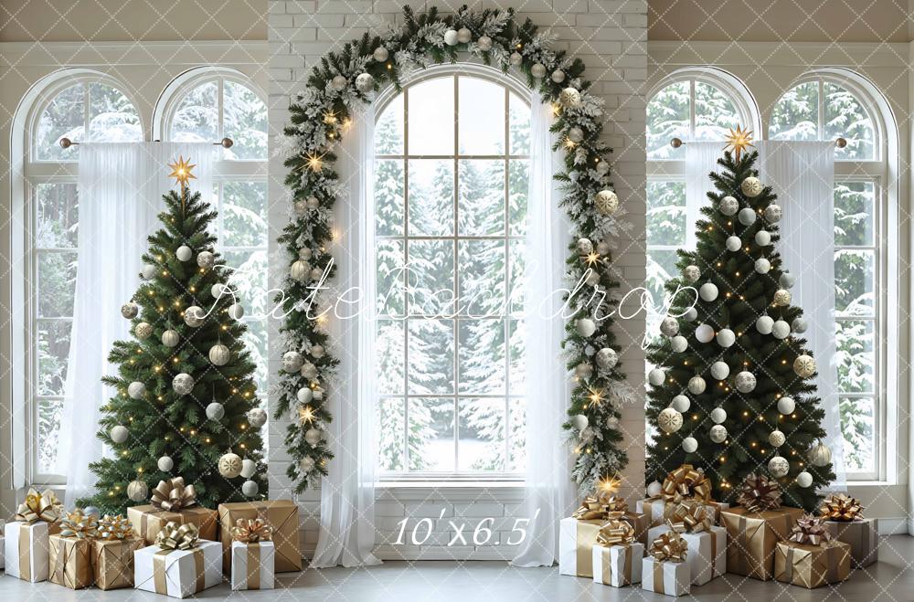 Kate Weihnachten Fenster Tannenbäume Gold Weiß Hintergrund Entworfen von Mini MakeBelieve
