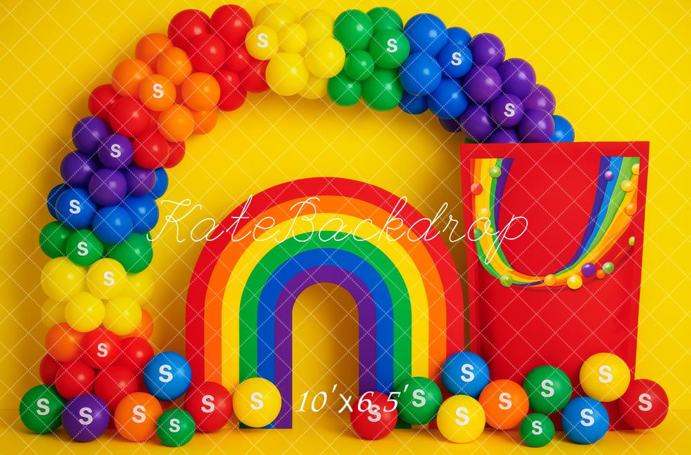 Kate Geburtstag Regenbogen Ballonbogen Bunt Hintergrund Entworfen von Patty Roberts - Kate Backdrop.de