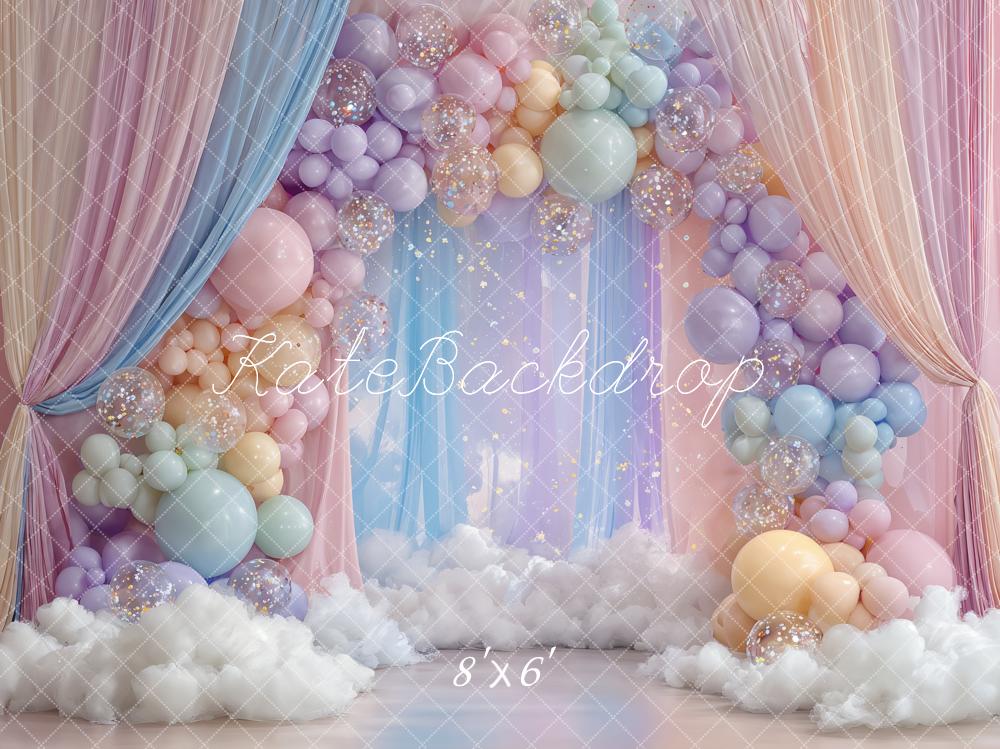 Kate Geburtstag Ballonbogen Wolken Pastell Hintergrund Entworfen von Ashley Paul