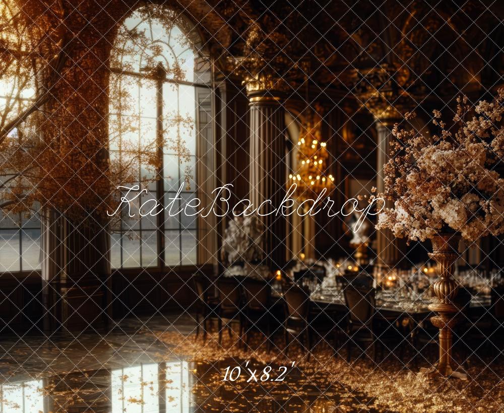 Kate Herbst Bankettsaal Säulen Gold Hintergrund Entworfen von Mini MakeBelieve