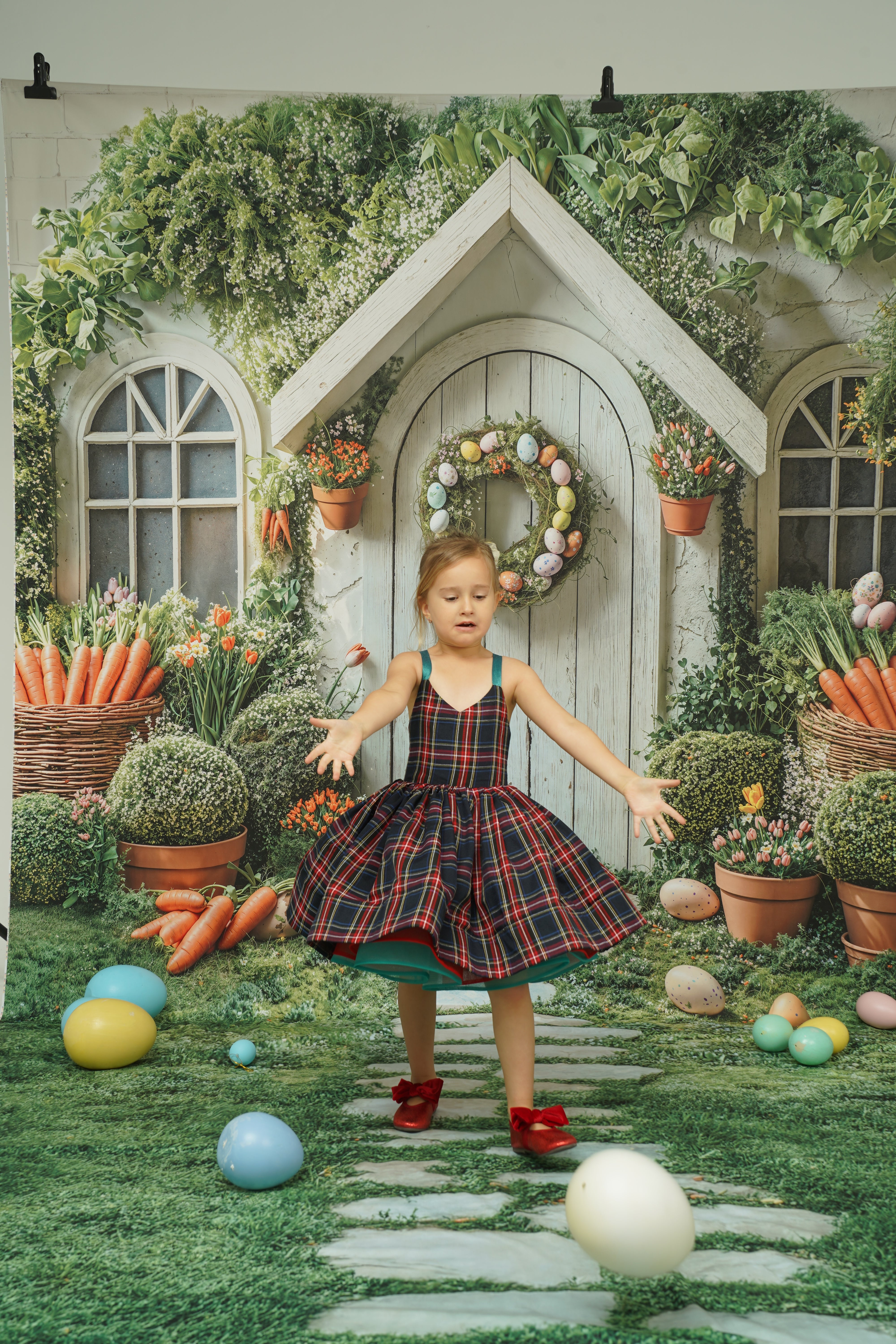 Kate Sweep Ostern Haus Hase Garten Möhren Kombi Hintergrund von Emetselch - Kate Backdrop.de