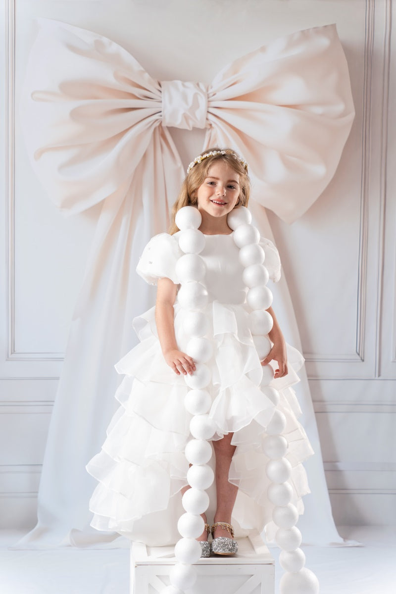 Kate Hochzeit Riesige Stoffschleife Elegant Hintergrund Entworfen von Emetselch