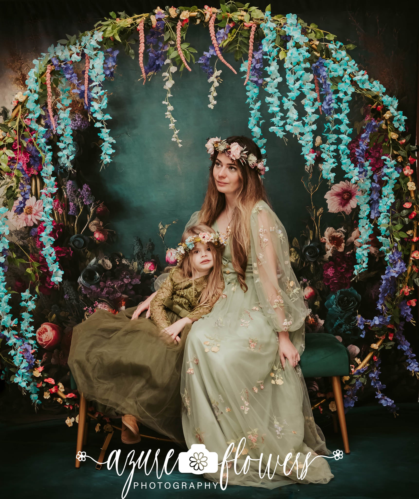 Kate Fine Art Oil Painterly floral Dark Teal Hintergrund von Mini MakeBelieve - Kate Backdrop.de