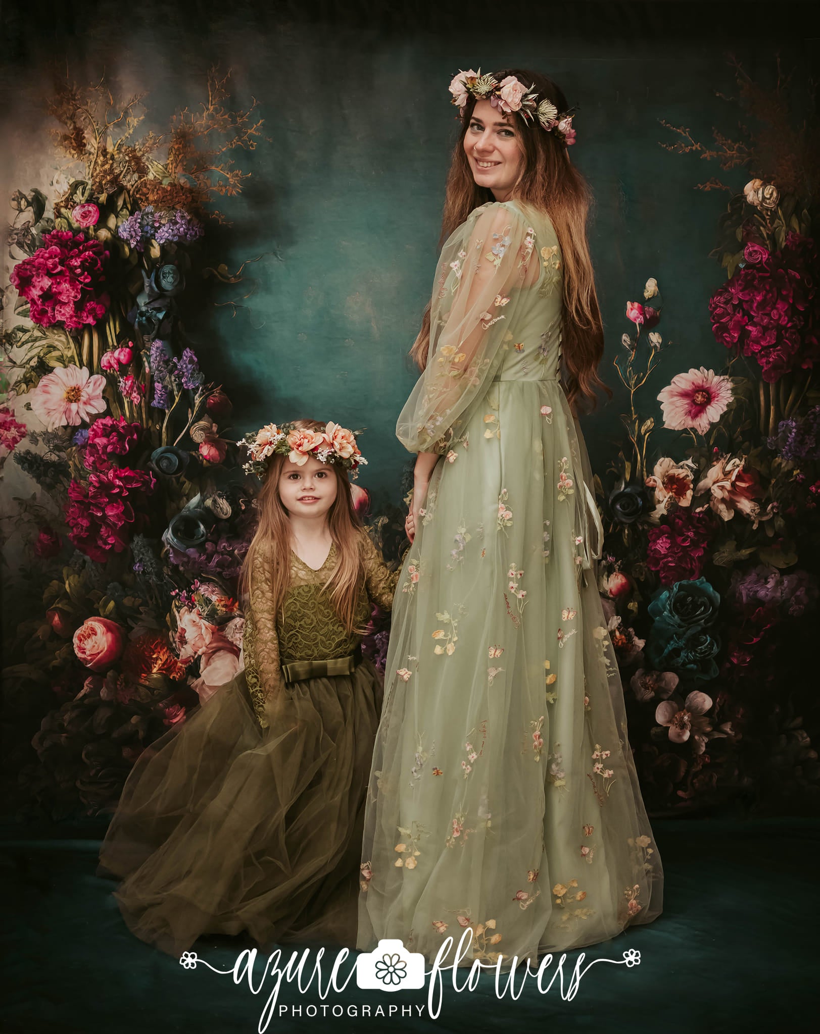 Kate Fine Art Oil Painterly floral Dark Teal Hintergrund von Mini MakeBelieve - Kate Backdrop.de