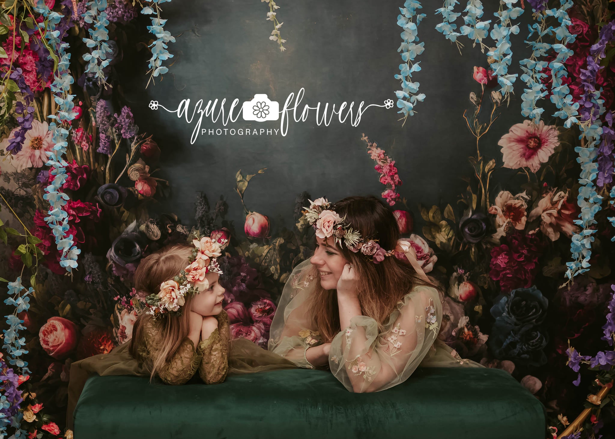 Kate Fine Art Oil Painterly floral Dark Teal Hintergrund von Mini MakeBelieve - Kate Backdrop.de