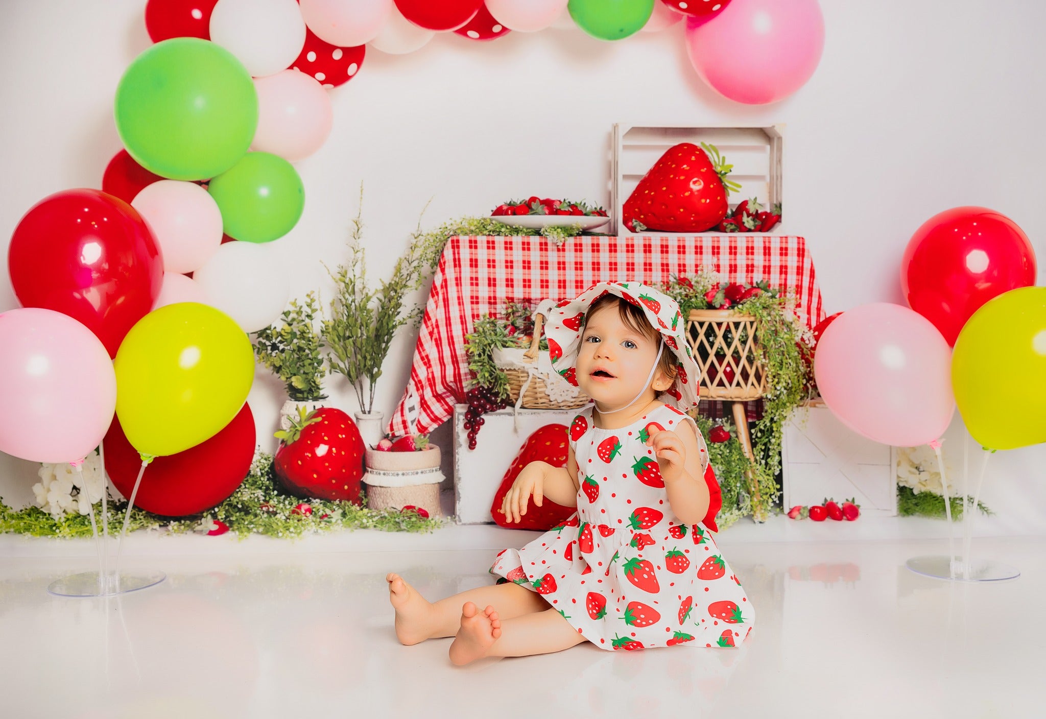 Kate Erdbeere Luftballons Kuchen Smash Kulisse von Emetselch - Kate Backdrop.de