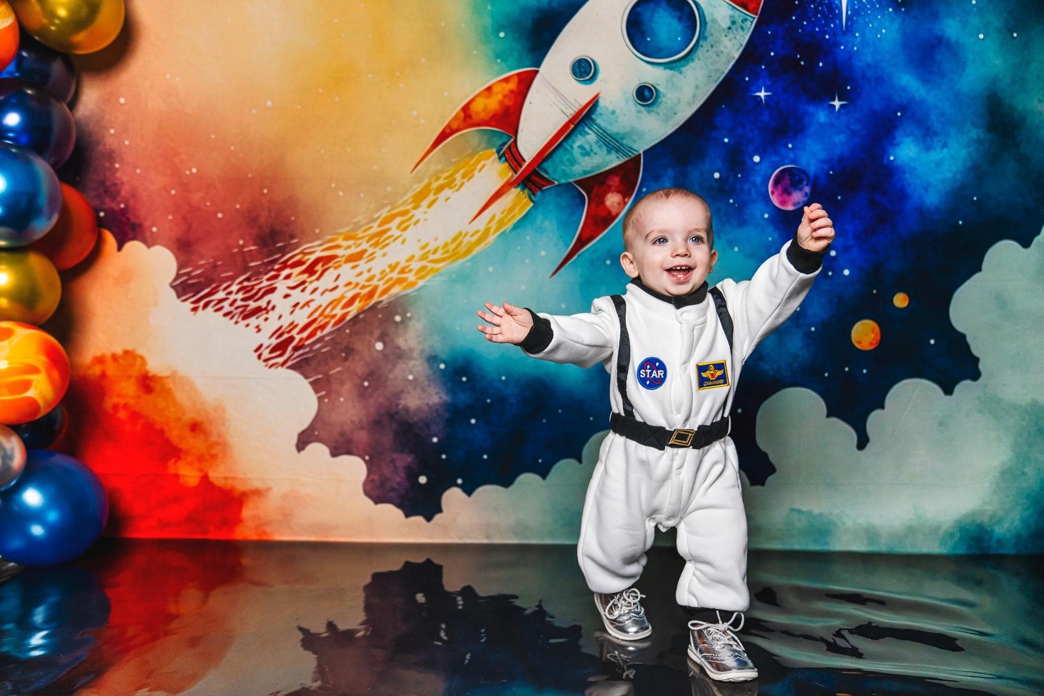 Kate Weltraummission Junge Hintergrund von Patty Roberts - Kate Backdrop.de