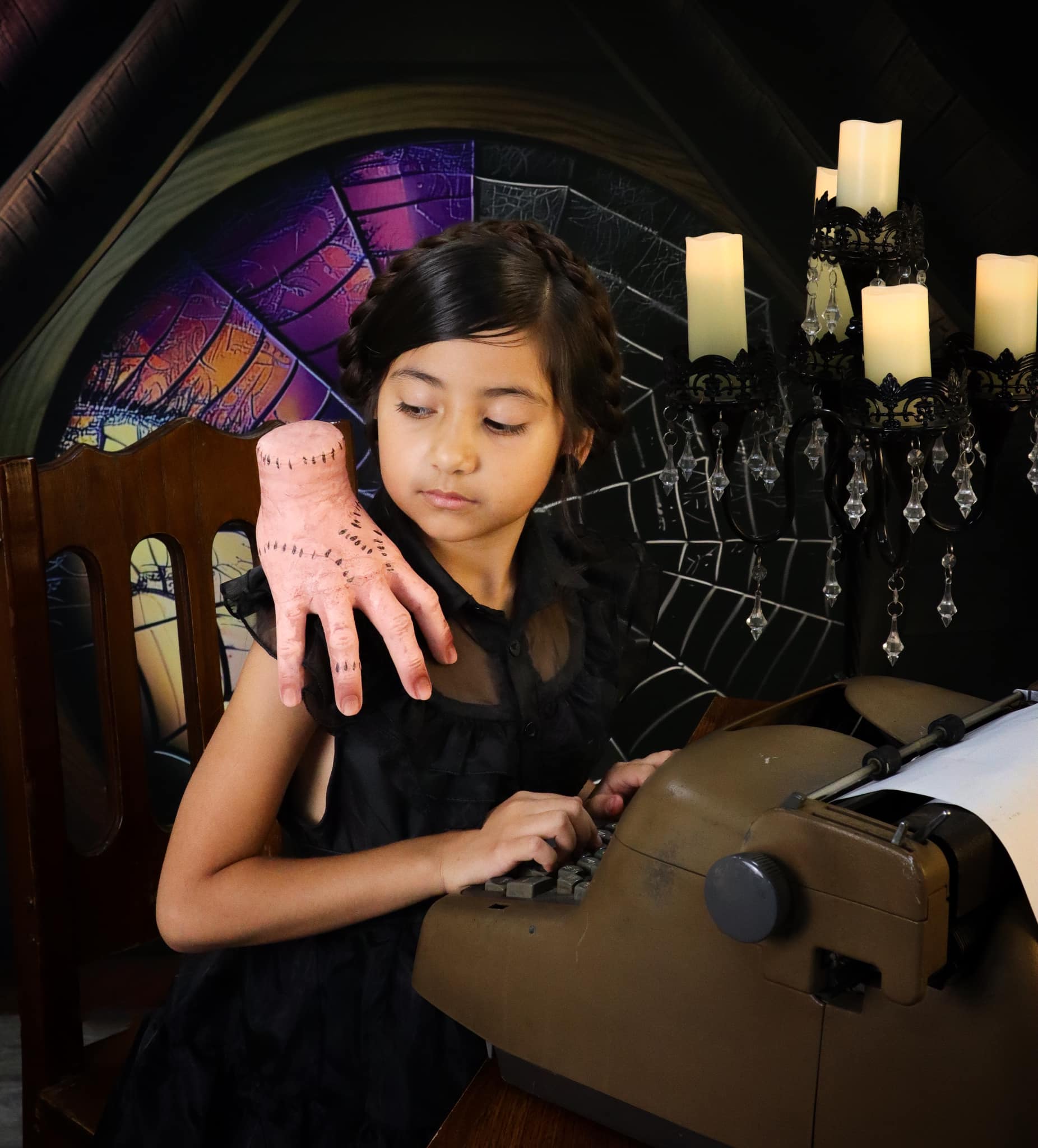 Kate Spooky Halloween Dachboden Dorm Zimmer bunte Spinnennetz Fenster Hintergrund von Mini MakeBelieve - Kate Backdrop.de