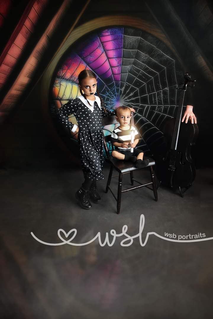 Kate Spooky Halloween Dachboden Dorm Zimmer bunte Spinnennetz Fenster Hintergrund von Mini MakeBelieve - Kate Backdrop.de