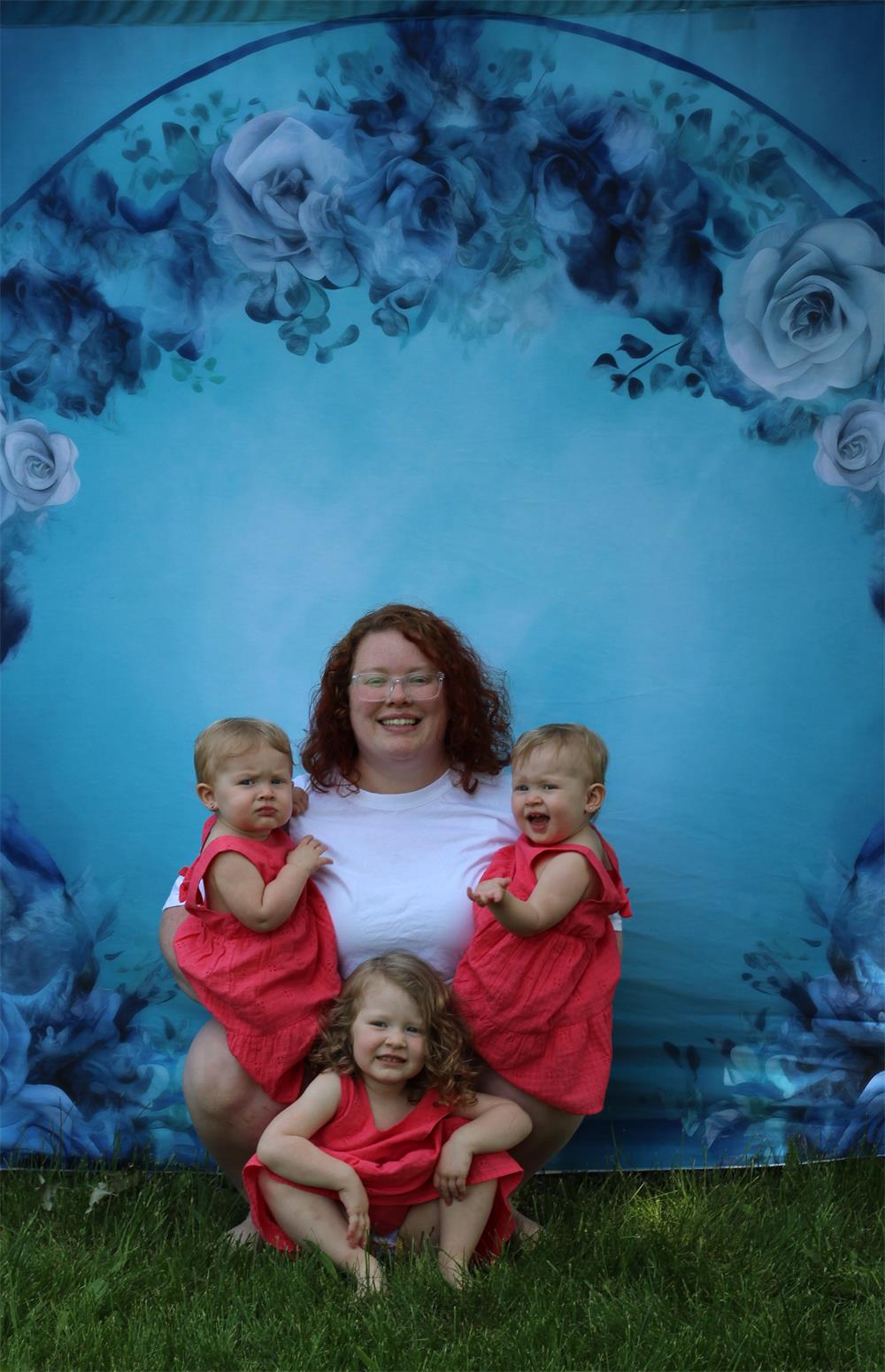 Kate Blau Aquarell Blume Schleife Hintergrund von Patty Roberts - Kate Backdrop.de