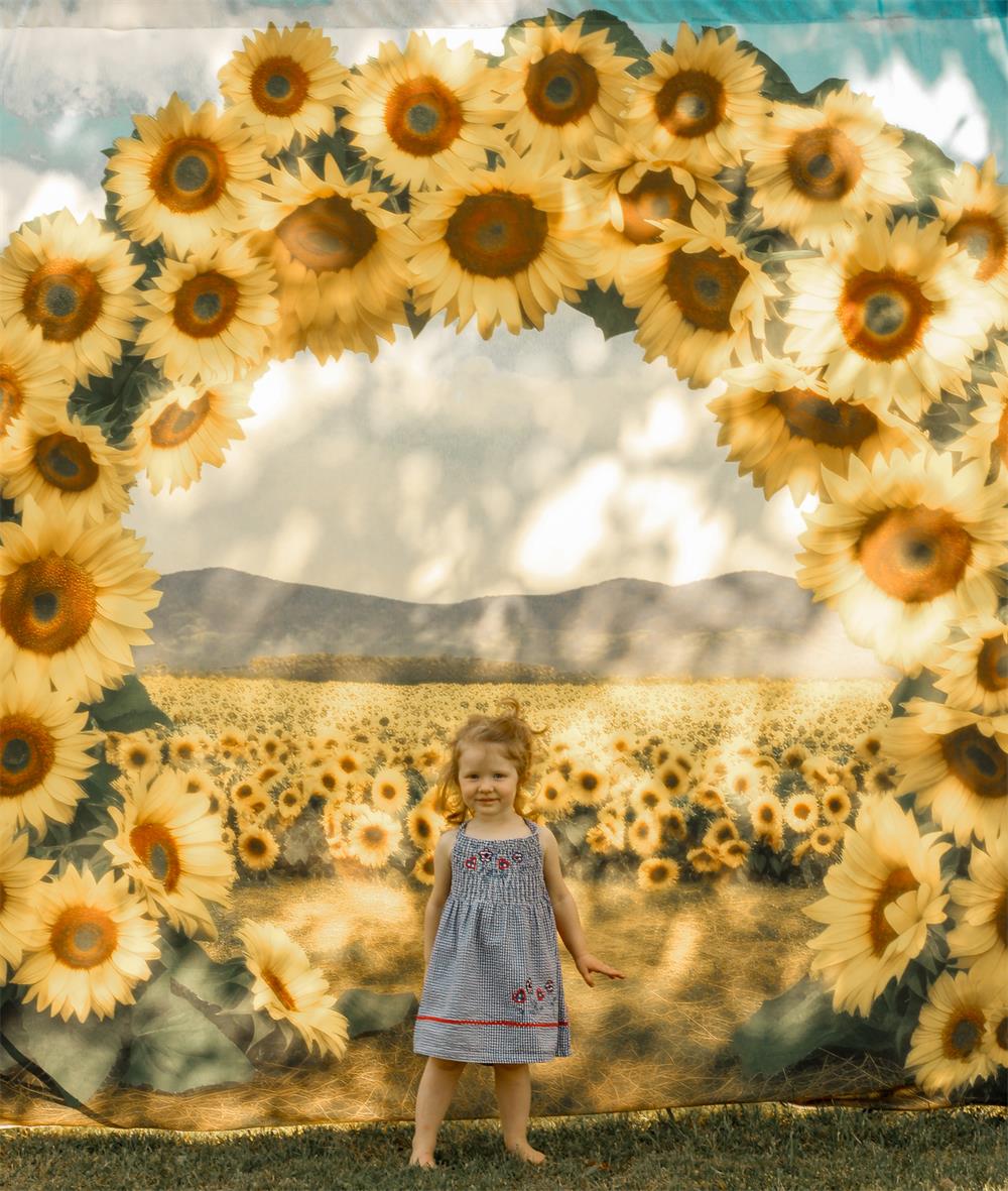 Kate Malerischer Sonnenblumenfeldbogen mit Bodenhintergrund von Mini MakeBelieve - Kate Backdrop.de