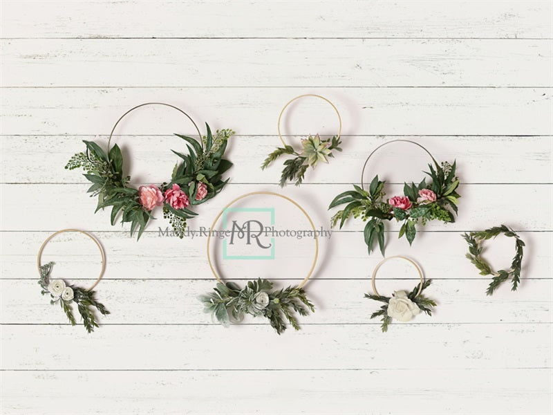 Kate Sommer Weiß Shiplap mit Floral Hoops Hintergrund von Mandy Ringe Photography - Kate Backdrop.de