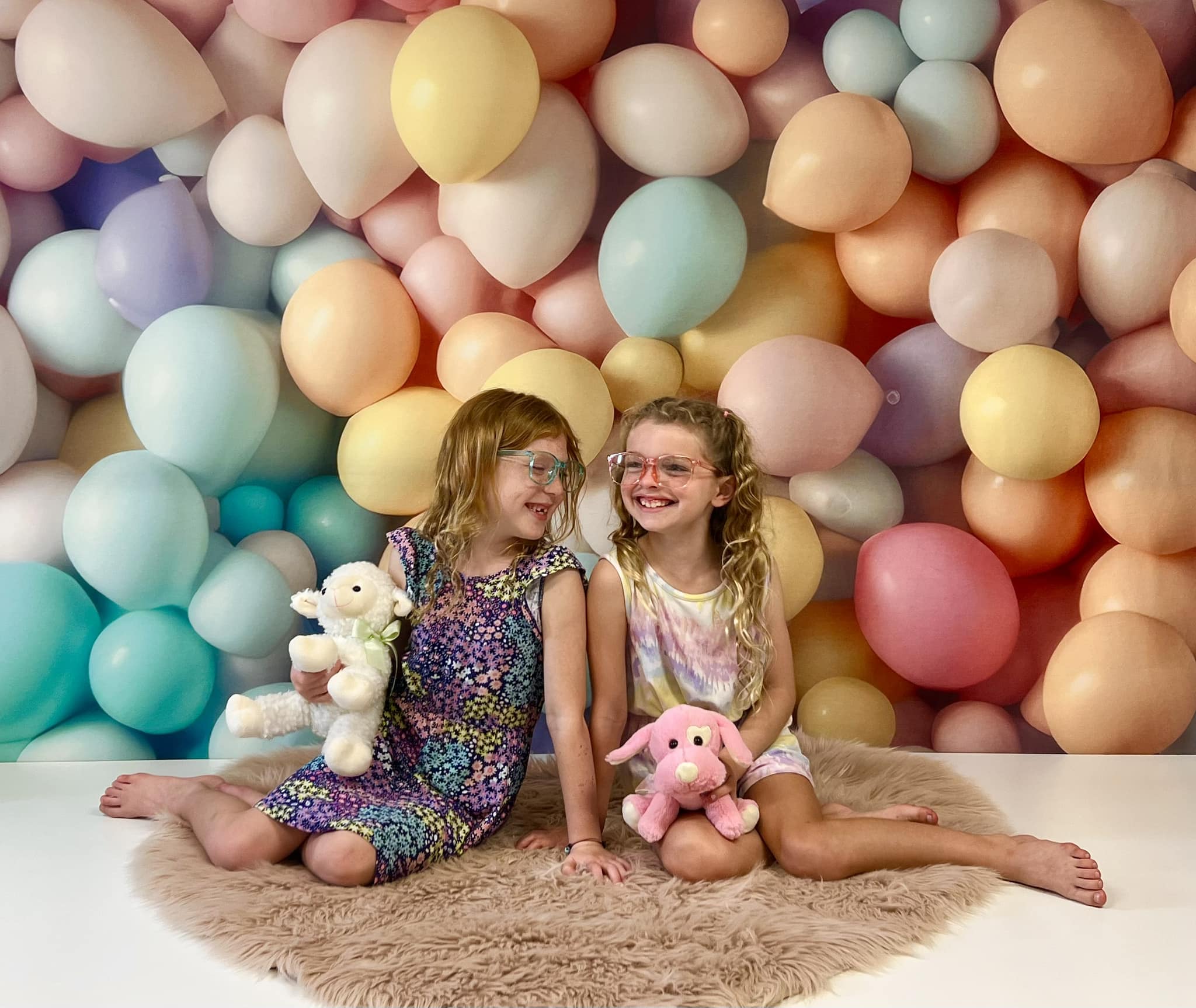 Kate Helle Pastell Regenbogen Ballon Wand Geburtstagshintergrund von Mandy Ringe Fotograf - Kate Backdrop.de