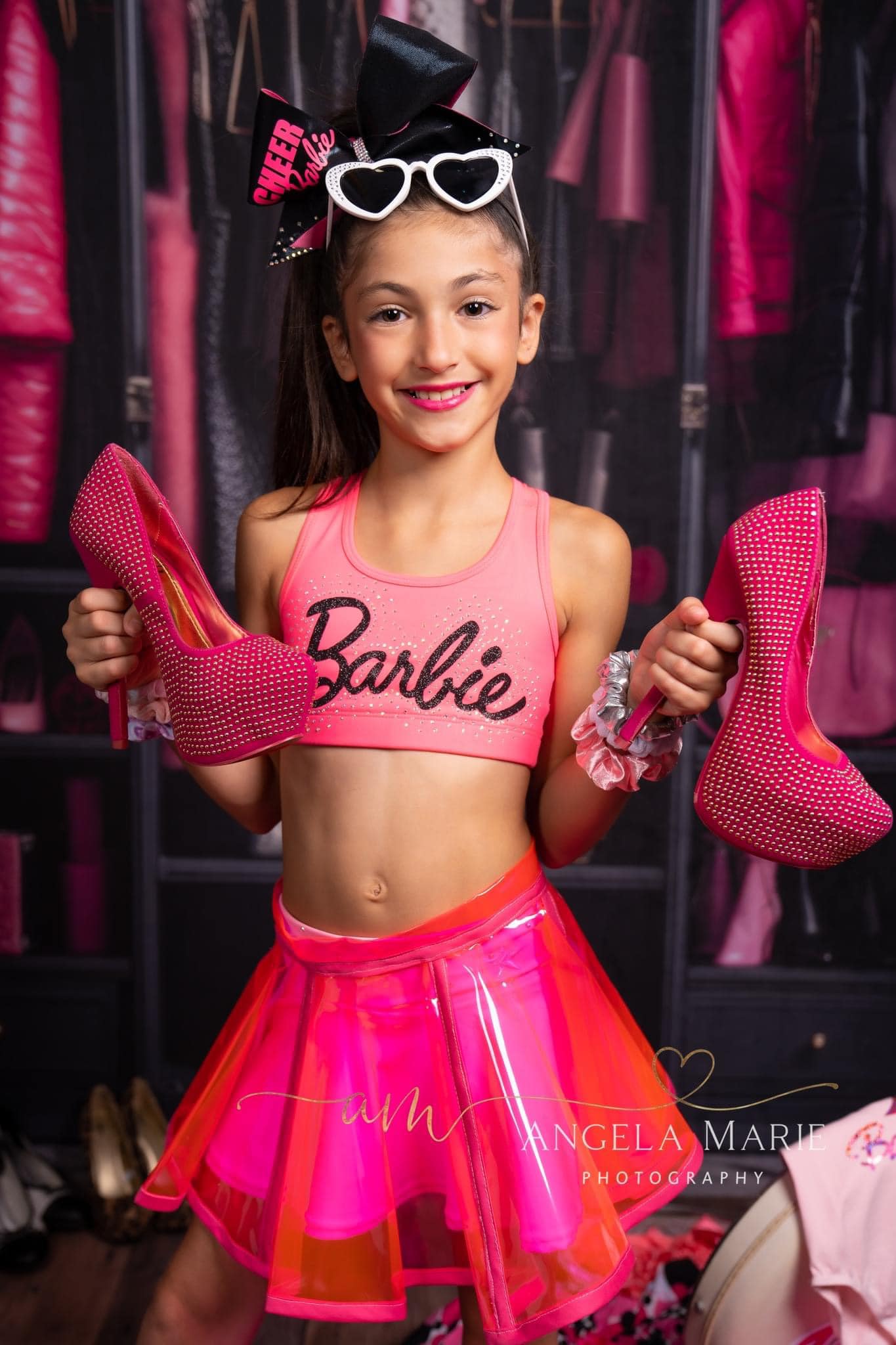 Kate Rosa und schwarze Puppe Schrank Barbie Hintergrund von Mandy Ringe Fotograf - Kate Backdrop.de