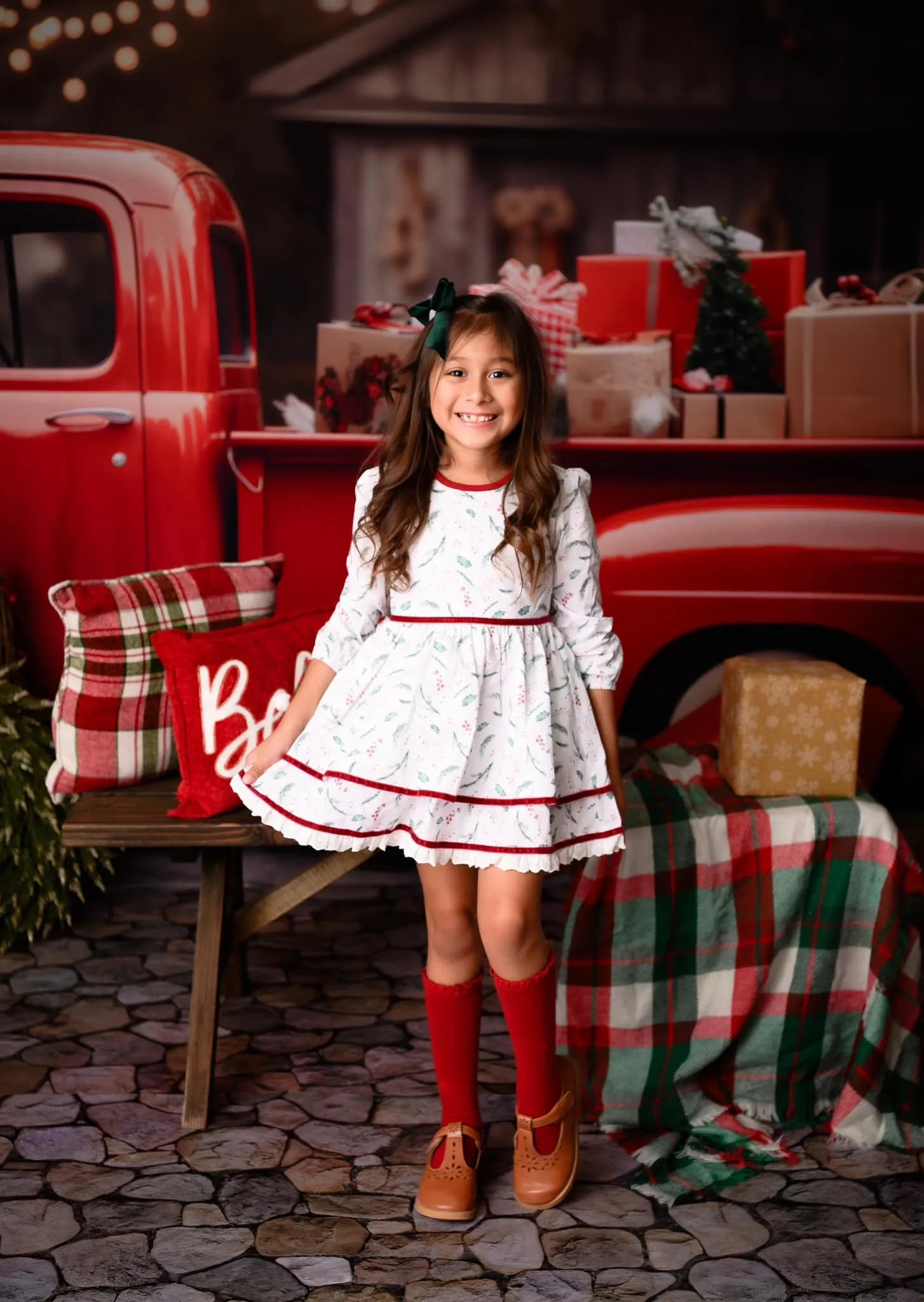 Kate Weihnachtsgeschenk im Roten Truck Fleece Hintergrund - Kate Backdrop.de
