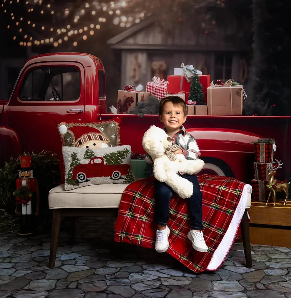 Kate Weihnachtsgeschenk im Roten Truck Fleece Hintergrund - Kate Backdrop.de