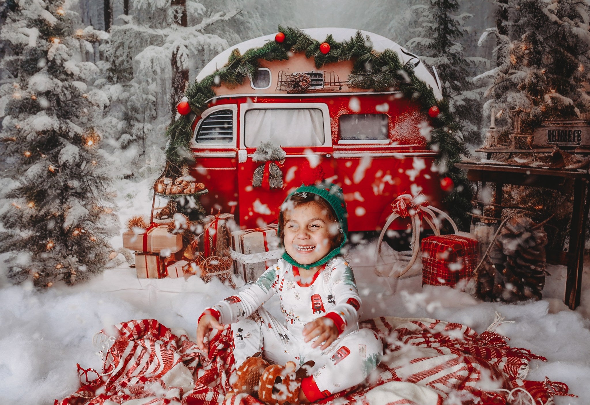 Kate Weihnachten Outdoor Camping Rot Auto Bäume Hintergrund für Fotografie - Kate Backdrop.de