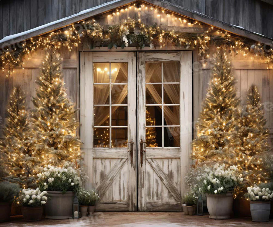 Kate Weihnachten-Scheune mit Lichtern und Weihnachtsbaum als Hintergrund von Emetselch