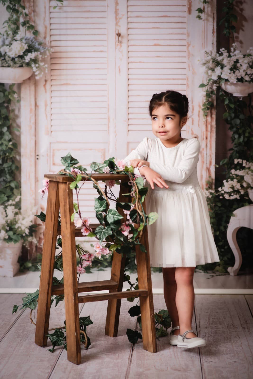 Kate Frühling Weiße Wand Grüne Pflanzen Hintergrund von Emetselch - Kate Backdrop.de