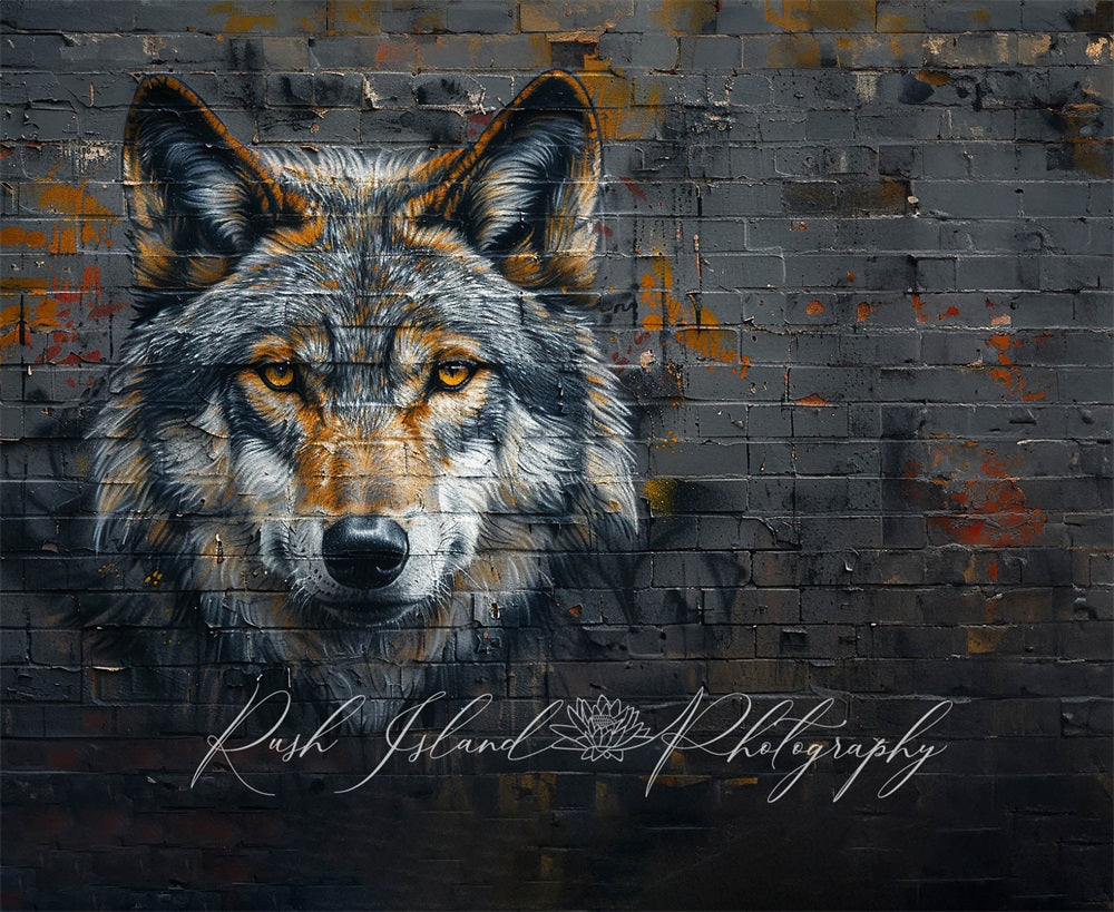 Kate Coole Braue Wolf Graffiti Schwarze Backsteinmauer Hintergrund Entworfen von Laura Bybee - Kate Backdrop.de