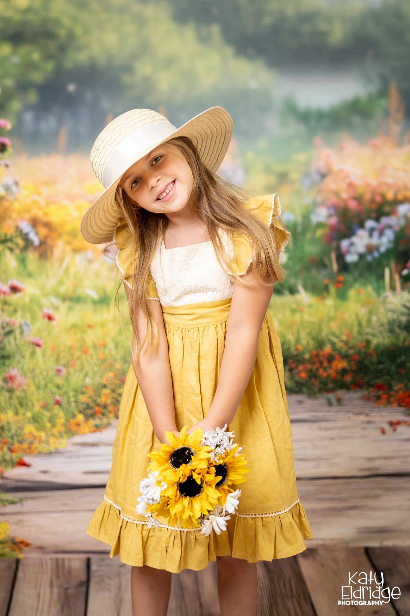 Kate Sommer im Freien Wald Bunte Blume Dunkelbraun Spalier Hintergrund Von Laura Bybee - Kate Backdrop.de