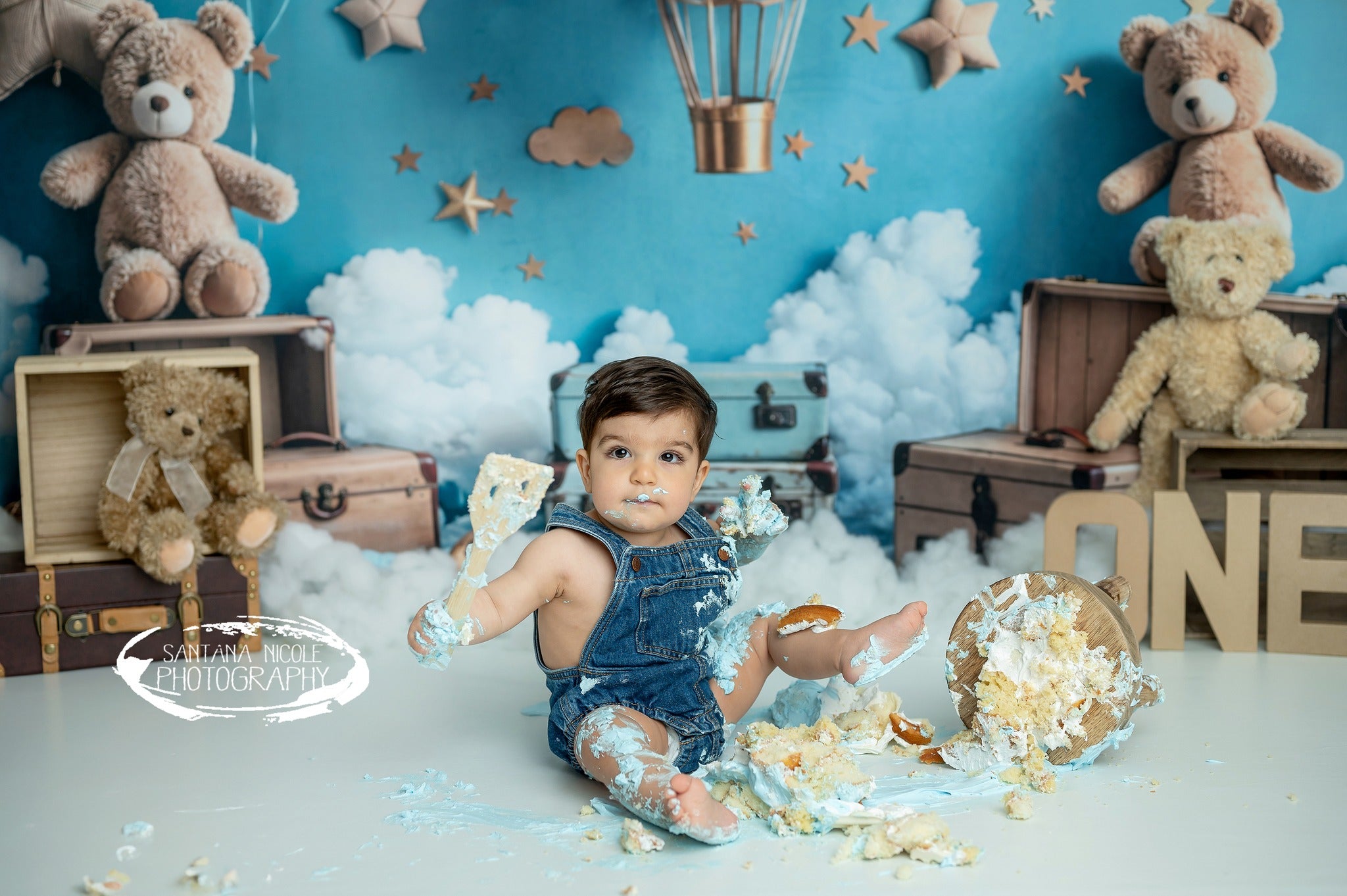 Kate Cartoon Heißluftballon Reise Teddybär Brauner Stern Blaue Wand Hintergrund Entworfen von Emetselch - Kate Backdrop.de