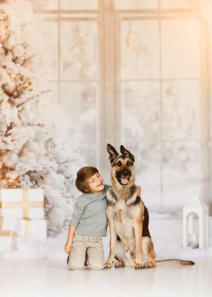 Kate Winter im Zimmer weißes Weihnachten-Baum gerahmtes Fenster Hintergrund entworfen von Emetselch