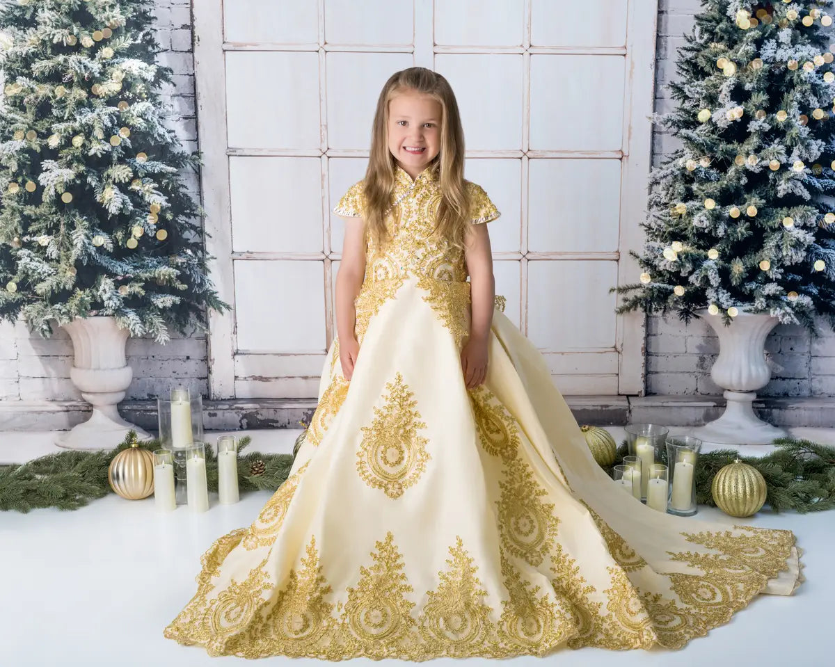 Kate Weihnachten-Baum Retro-Bogenfenster Backsteinmauer Hintergrund entworfen von Emetselch - Kate Backdrop.de