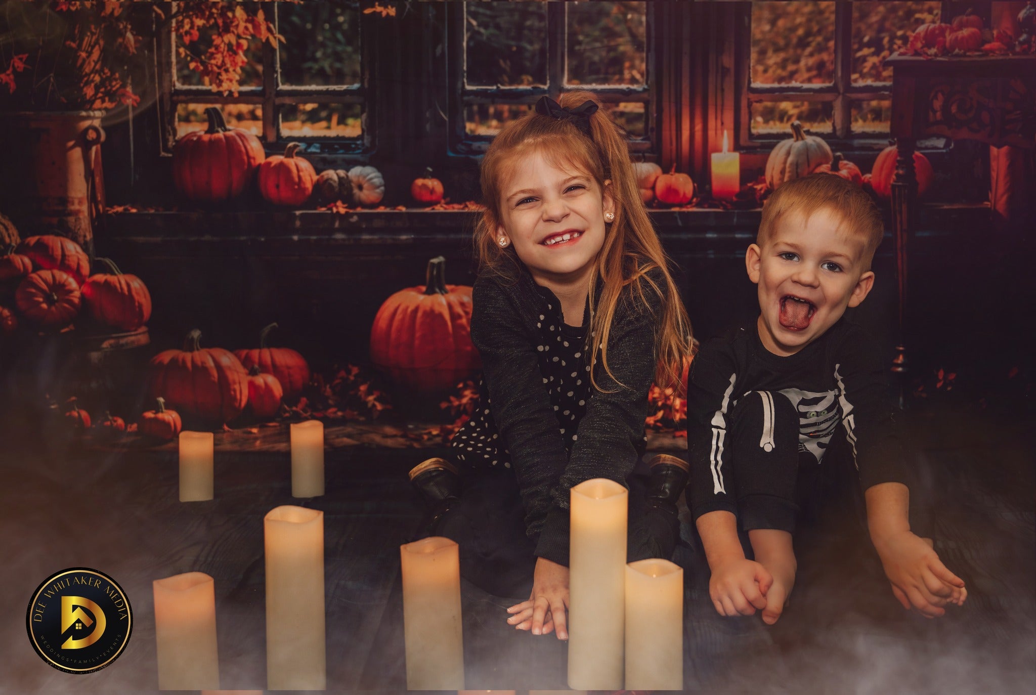 Kate Herbst-Halloween-Kürbis Schwarzes gewölbtes Fenster Hintergrund+Dunkelbrauner Fischgrätenholzboden Hintergrund - Kate Backdrop.de