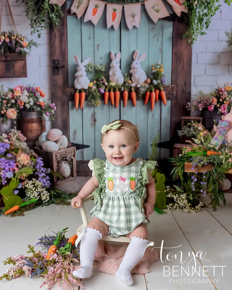 Kate Ostern - Ei Hase Möhren Holztür Hintergrund entworfen von Emetselch - Kate Backdrop.de
