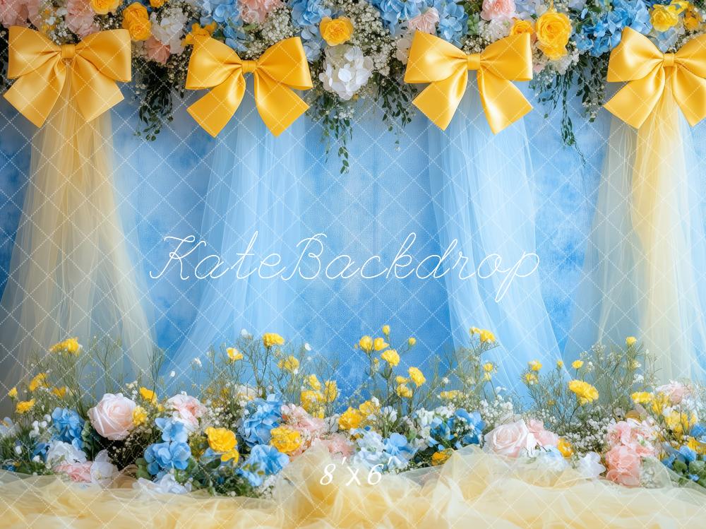 Kate Frühling Blumen Gelb Schleife Blau Hintergrund von Patty Roberts - Kate Backdrop.de