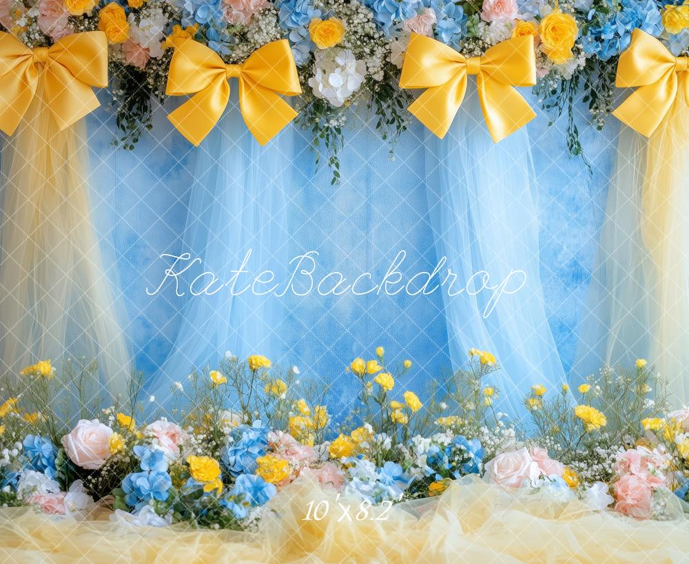 Kate Frühling Blumen Gelb Schleife Blau Hintergrund von Patty Roberts - Kate Backdrop.de